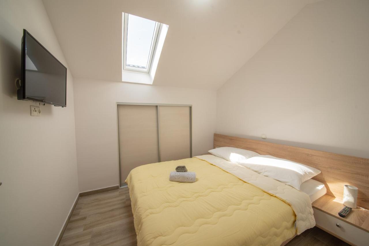 Apartman Eva Vrsi Exterior foto